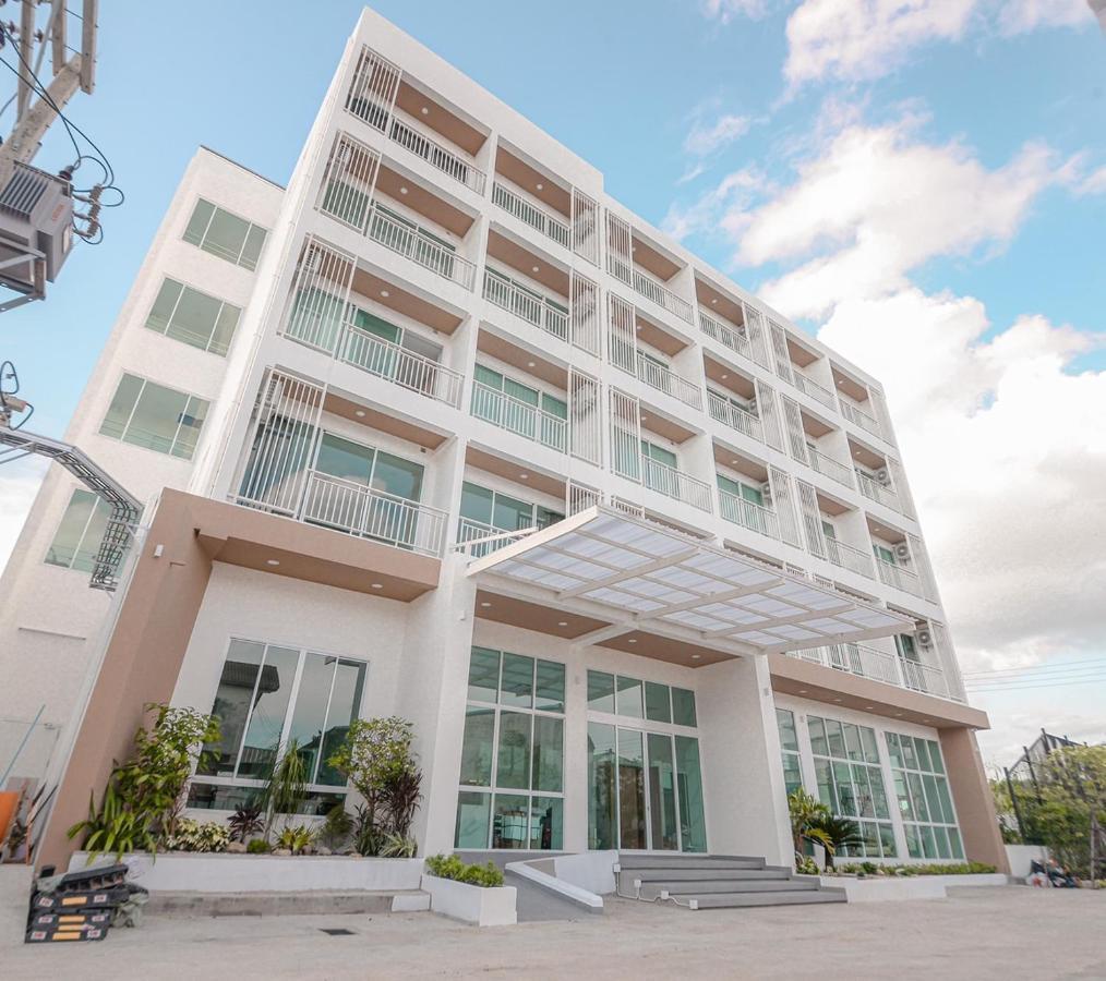 Hotel Agnes ブリーラム エクステリア 写真