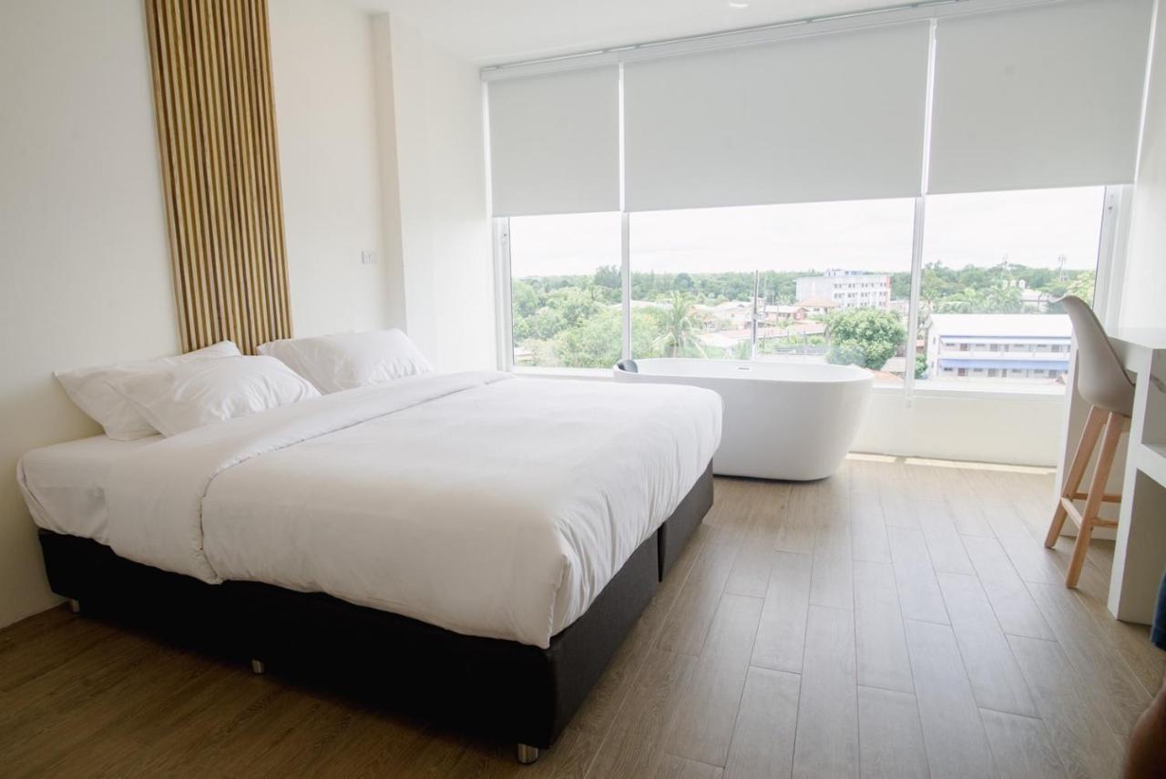 Hotel Agnes ブリーラム エクステリア 写真